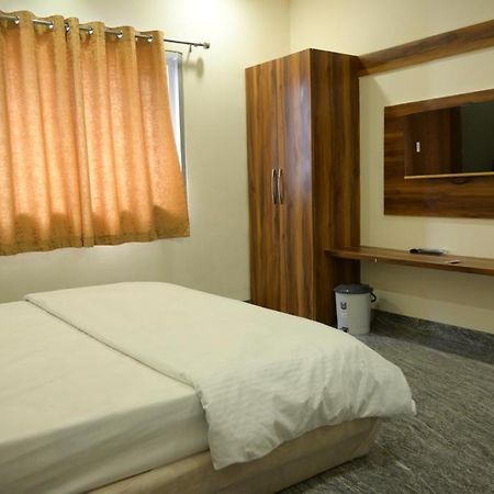 Hotel Anand Ujjain Eksteriør bilde